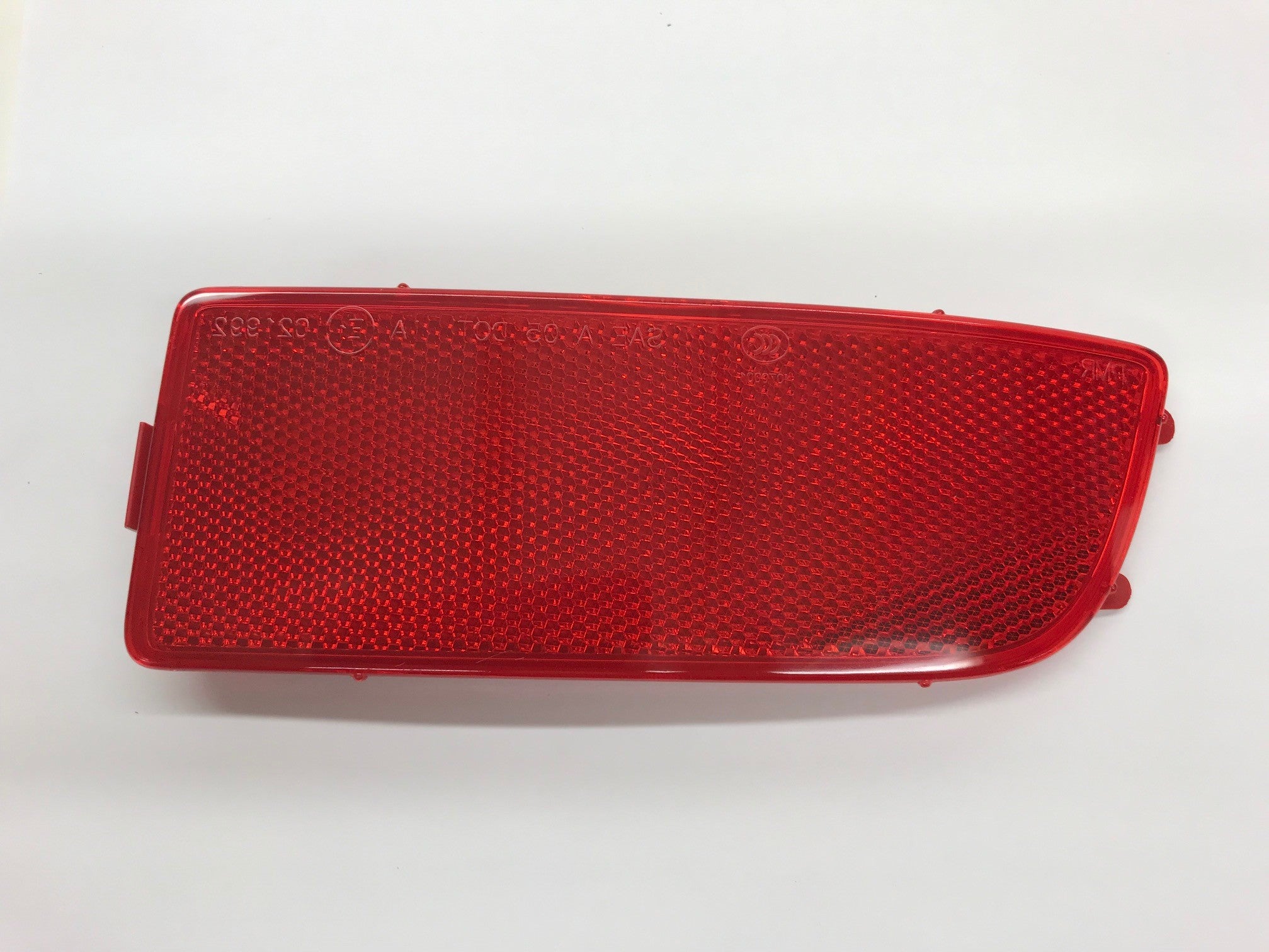 SPRINTER REAR BUMPER RED REFLECTOR R/H – TruckVanParts